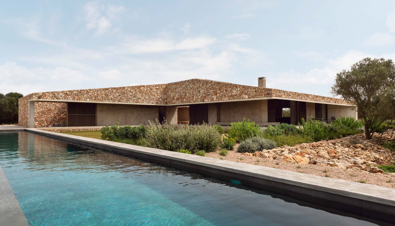 A SUSTAINABLE BUILDING IN MALLORCA GEARED TOWARDS WELL-BEING